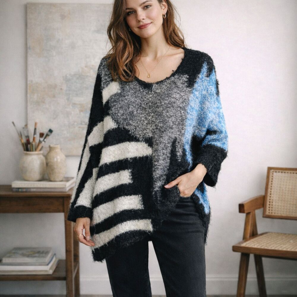 MO:VINT Women’s Fuzzy Oversized Black White Blue Sweater Medium Abstract Cozy